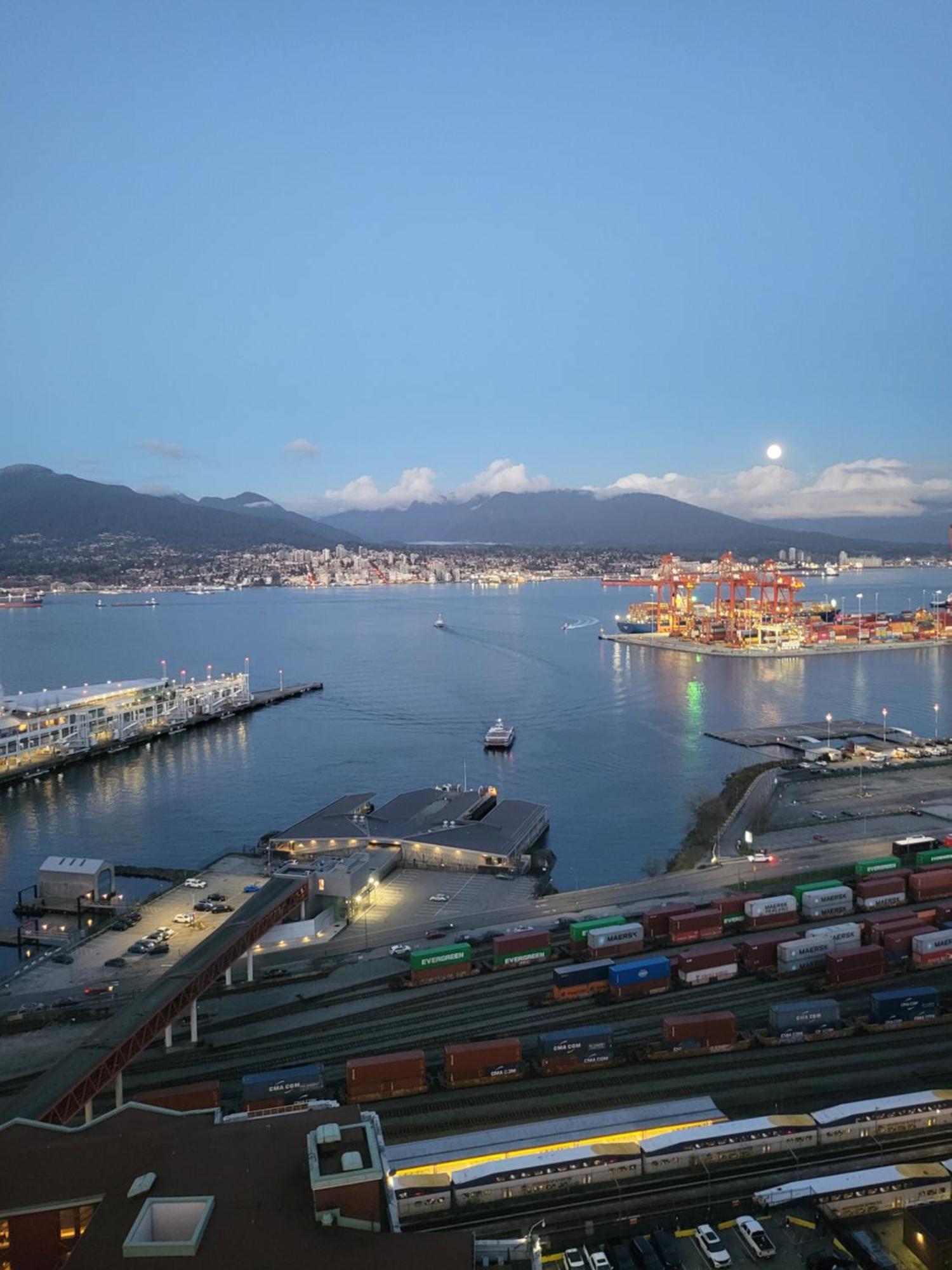 Downtown Center Silverstone Tower I And II Long-Term Booking Only Your Second Home In Vancouver Eksteriør billede