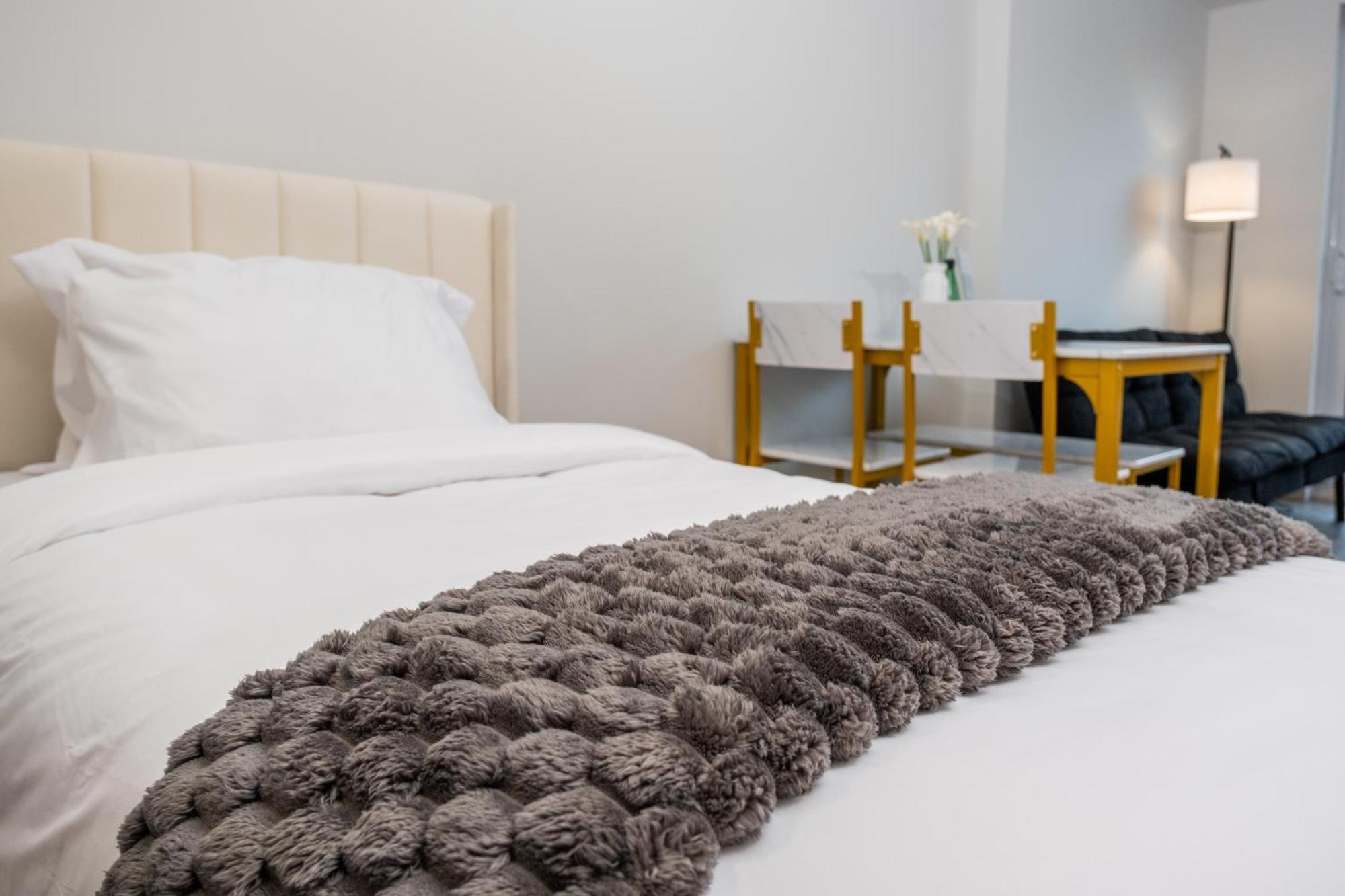 Downtown Center Silverstone Tower I And II Long-Term Booking Only Your Second Home In Vancouver Eksteriør billede