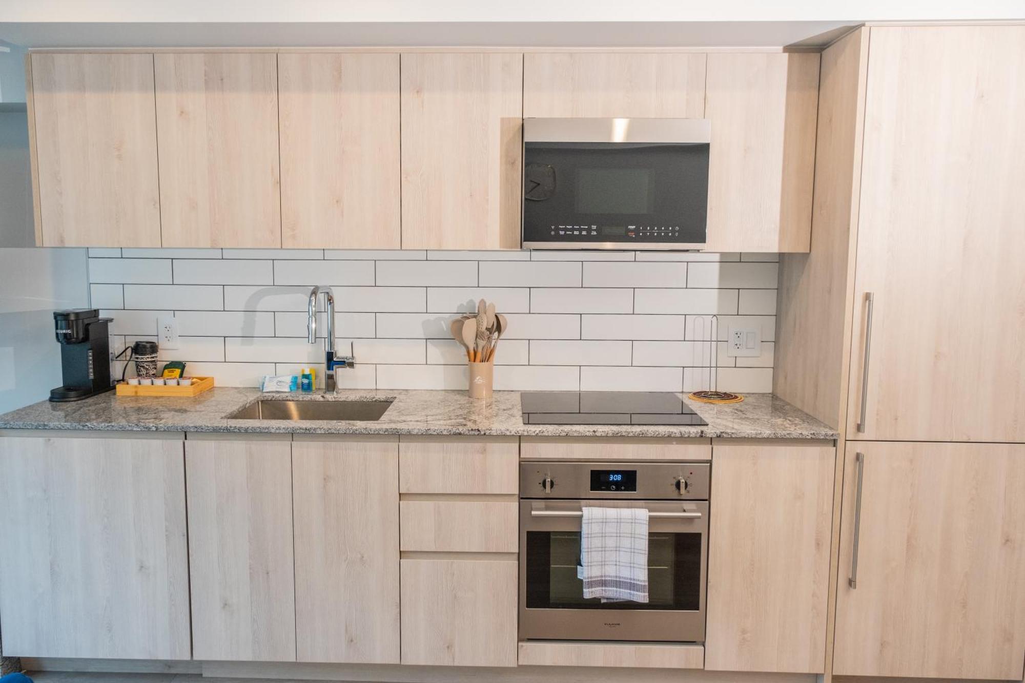 Downtown Center Silverstone Tower I And II Long-Term Booking Only Your Second Home In Vancouver Eksteriør billede