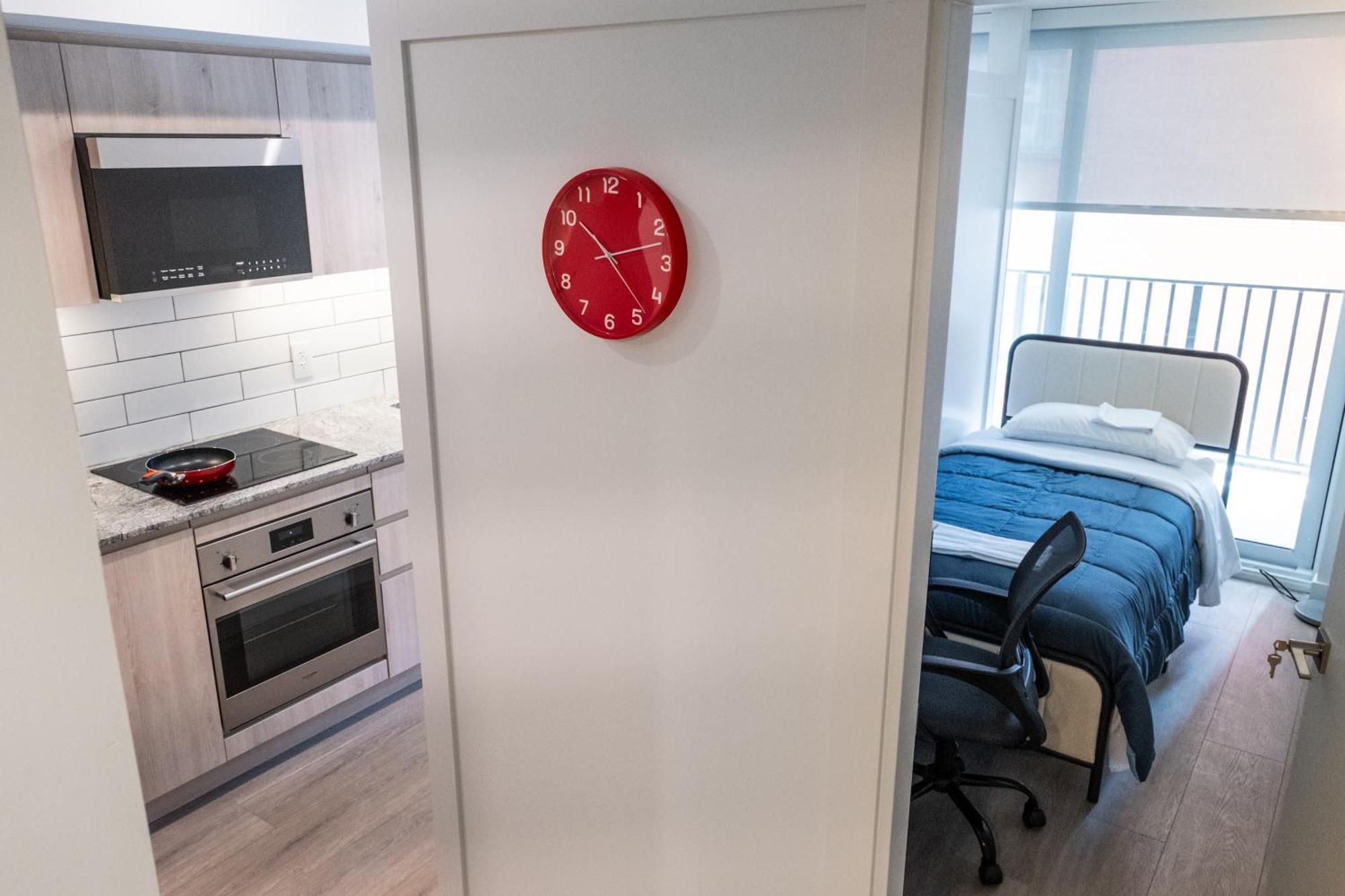 Downtown Center Silverstone Tower I And II Long-Term Booking Only Your Second Home In Vancouver Eksteriør billede