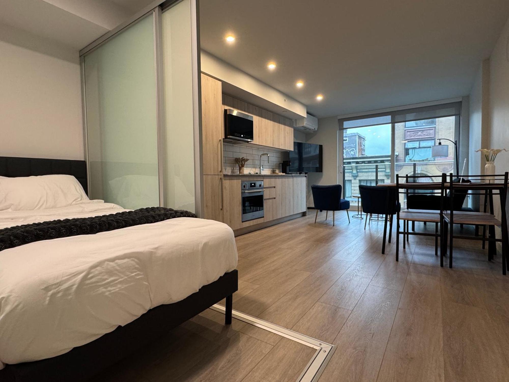 Downtown Center Silverstone Tower I And II Long-Term Booking Only Your Second Home In Vancouver Eksteriør billede