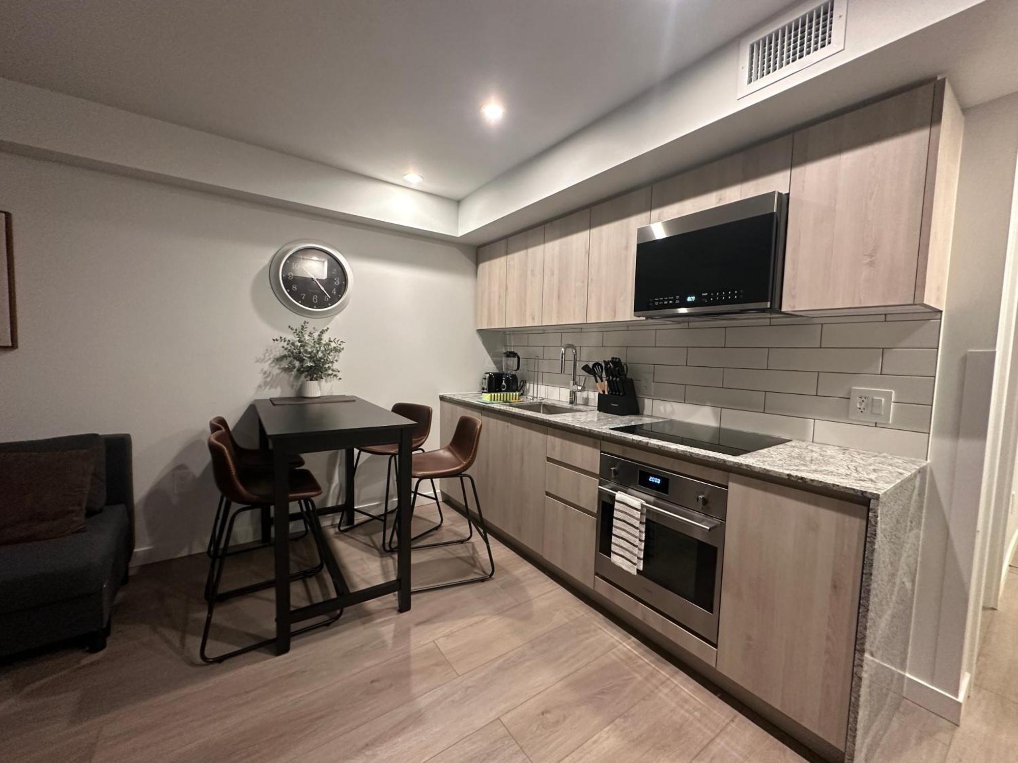 Downtown Center Silverstone Tower I And II Long-Term Booking Only Your Second Home In Vancouver Eksteriør billede